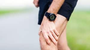 Knacken im Knie - was kann die Ursache sein?
