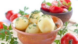 Welche Gefahren lauern in Kartoffeln und Tomaten?