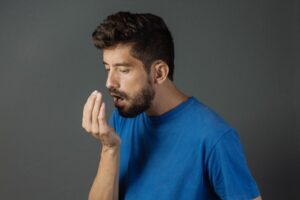 Übler Mundgeruch – Mandelsteine können die Ursache sein